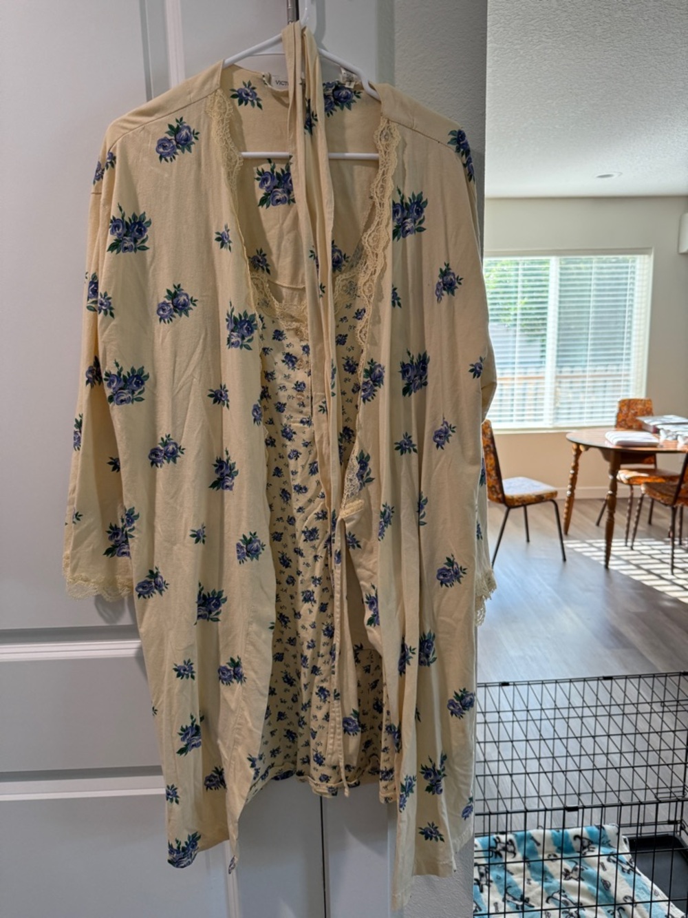 Vintage 1990’s Victoria’s Secret- 2 piece yellow floral pajama set